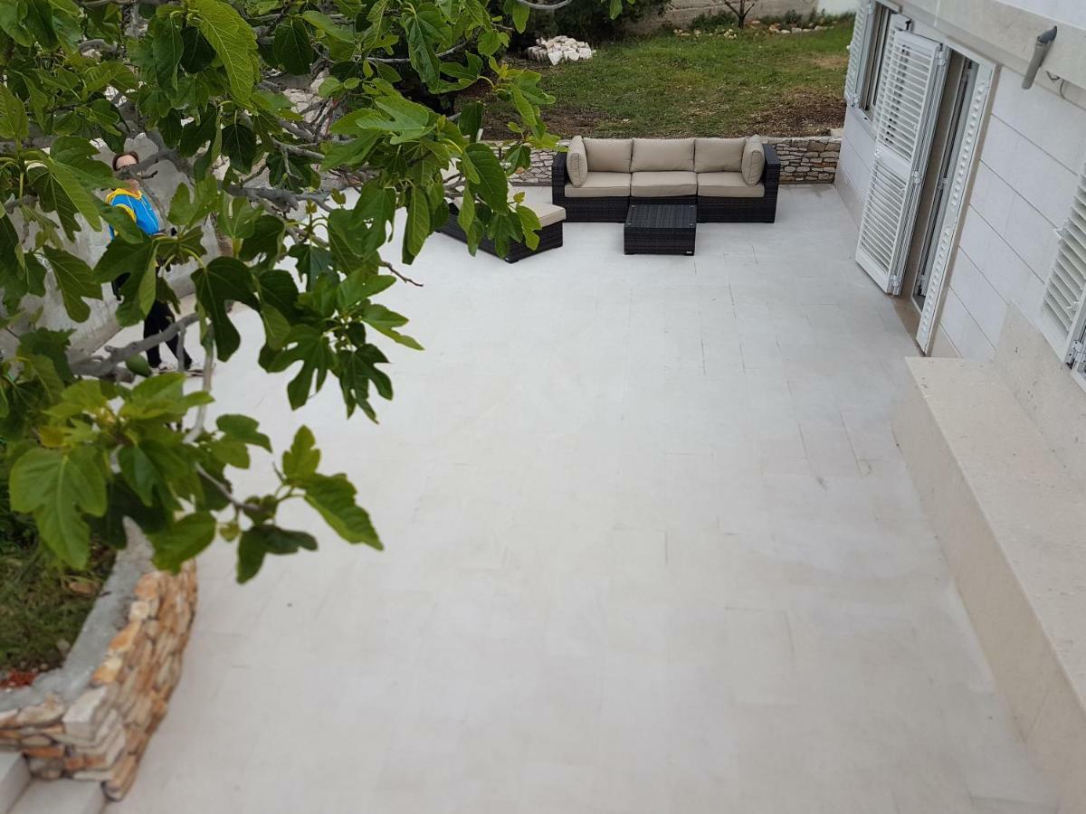 Apartamento Fig Tree Povlja  Exterior foto